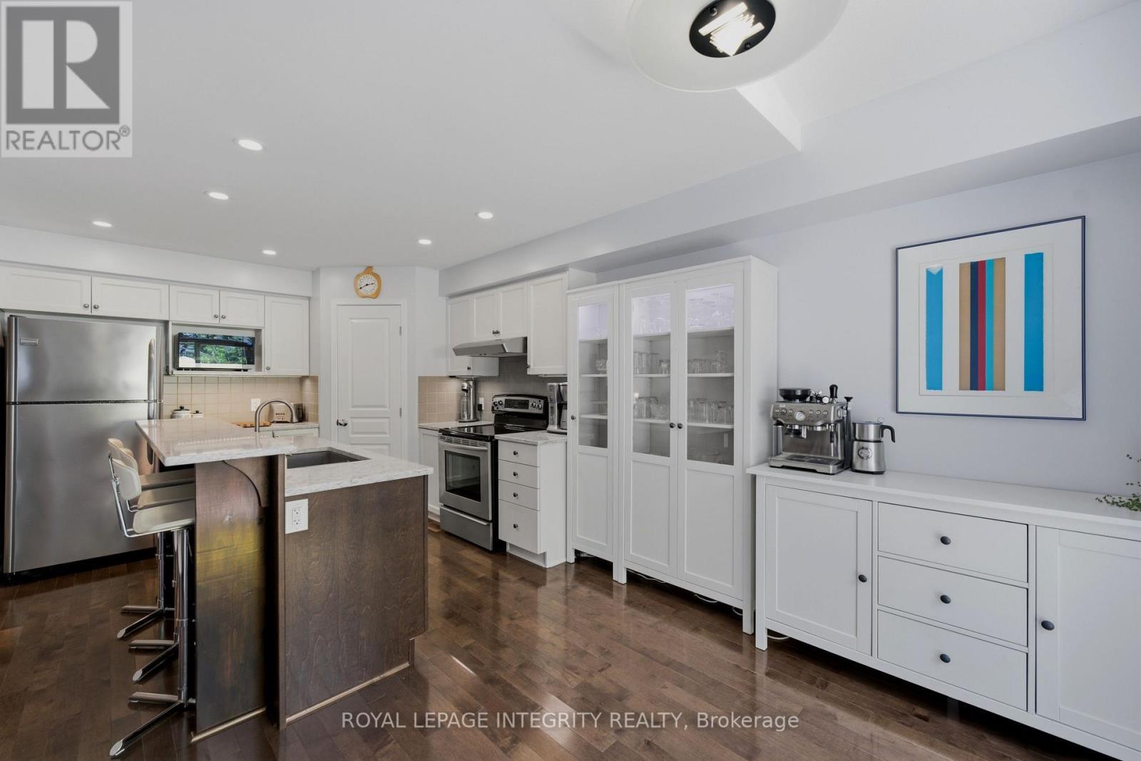 355 Celtic Ridge Crescent, Ottawa, ON - Indoor Photo Showing Kitchen