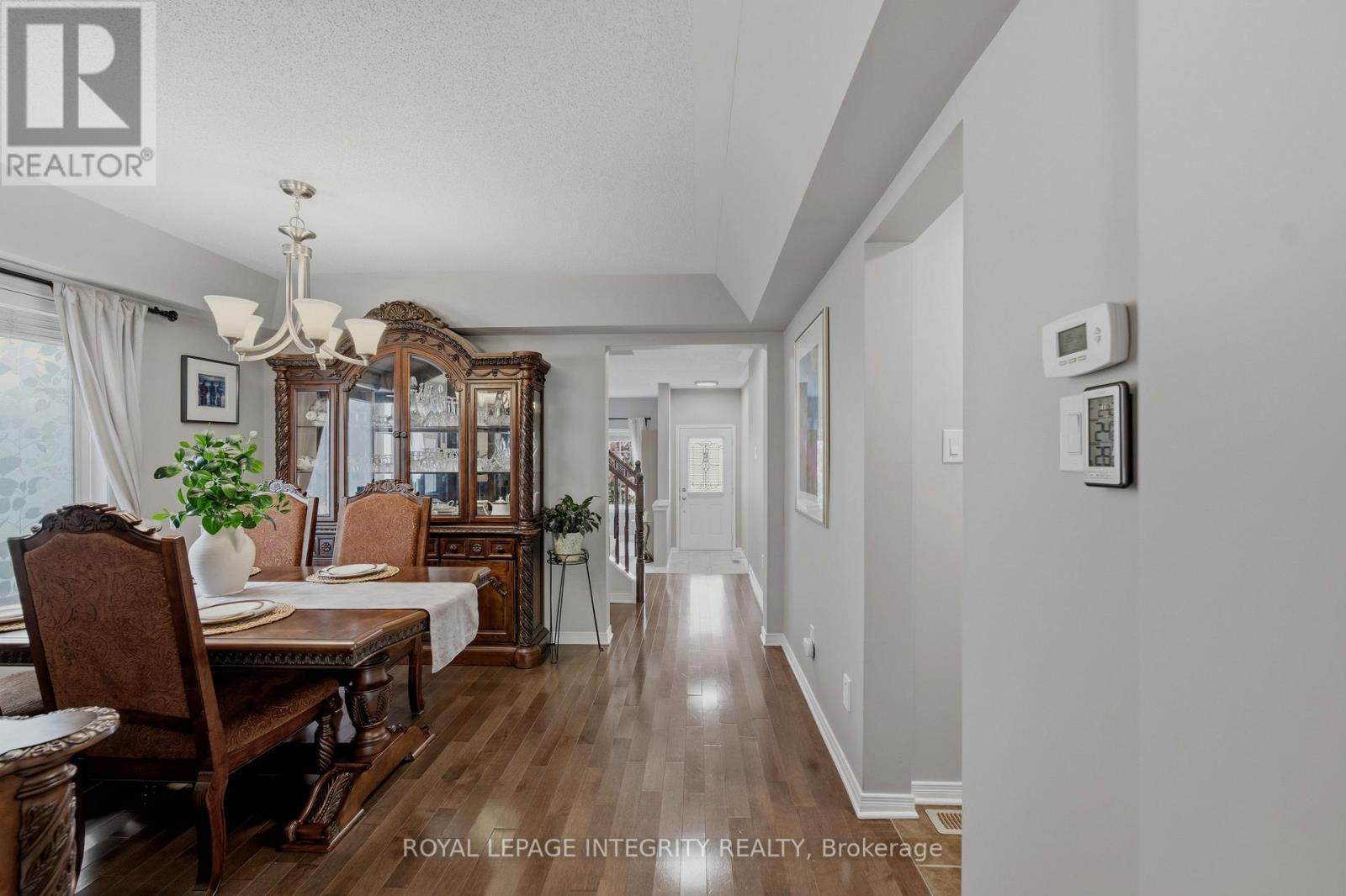 355 Celtic Ridge Crescent, Ottawa, ON - Indoor Photo Showing Dining Room