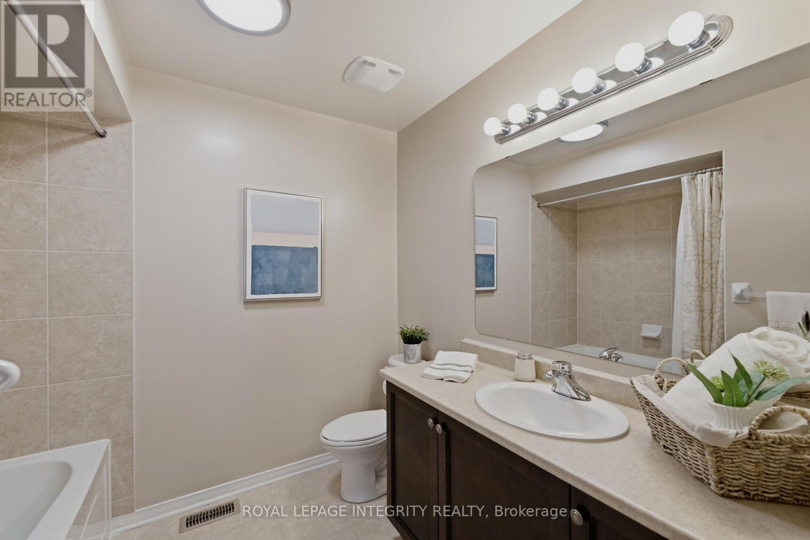 355 Celtic Ridge Crescent, Ottawa, ON - Indoor Photo Showing Bathroom