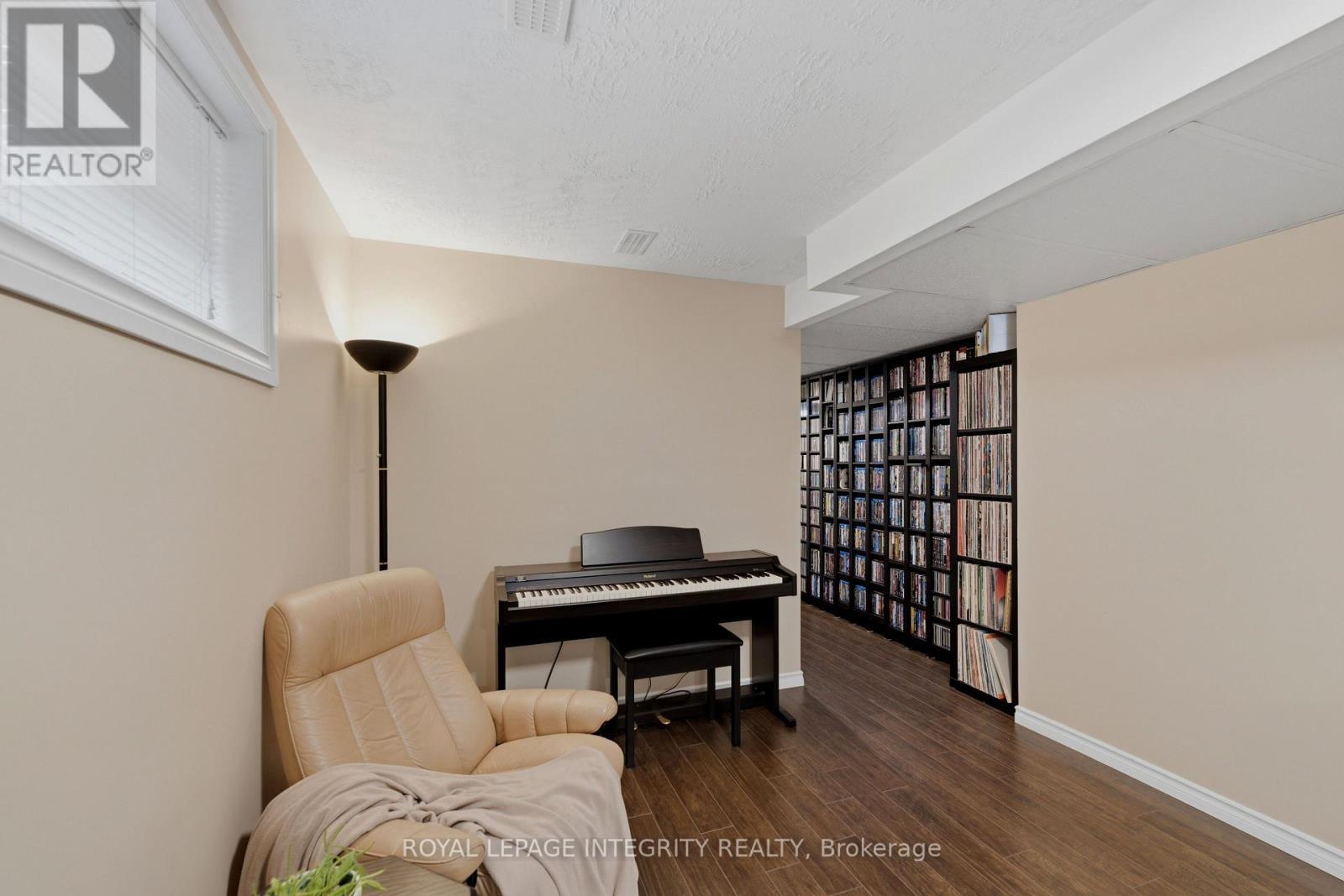 355 Celtic Ridge Crescent, Ottawa, ON - Indoor Photo Showing Other Room