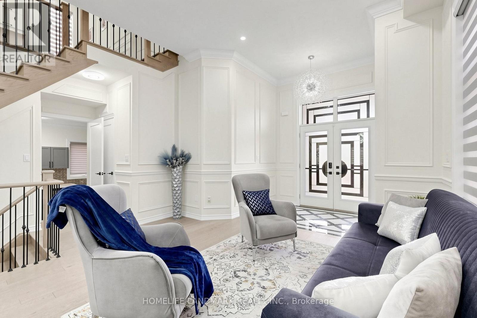 45 Morley Crescent, Whitby, ON - Indoor