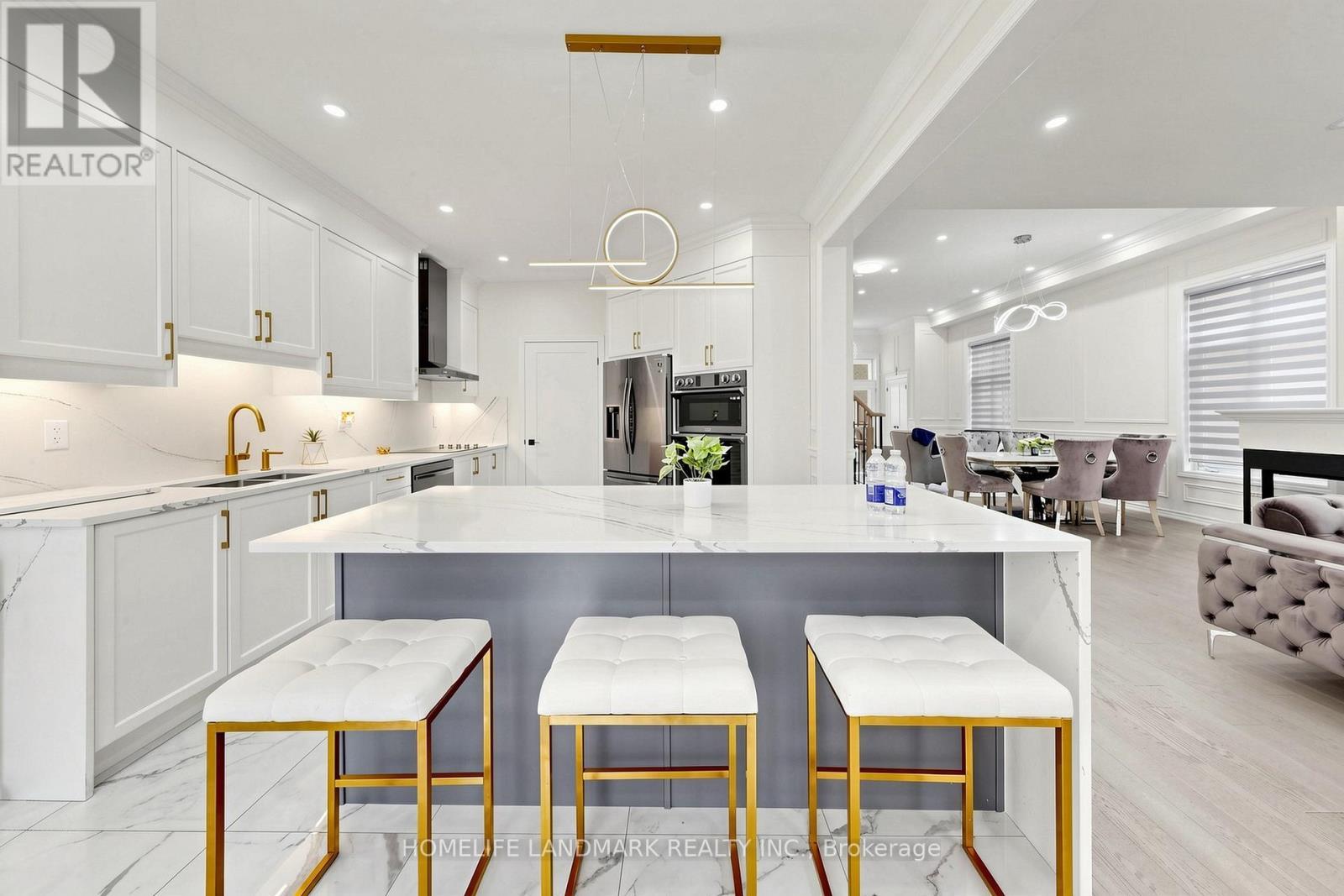 45 Morley Crescent, Whitby, ON - Indoor Photo Showing Kitchen With Upgraded Kitchen