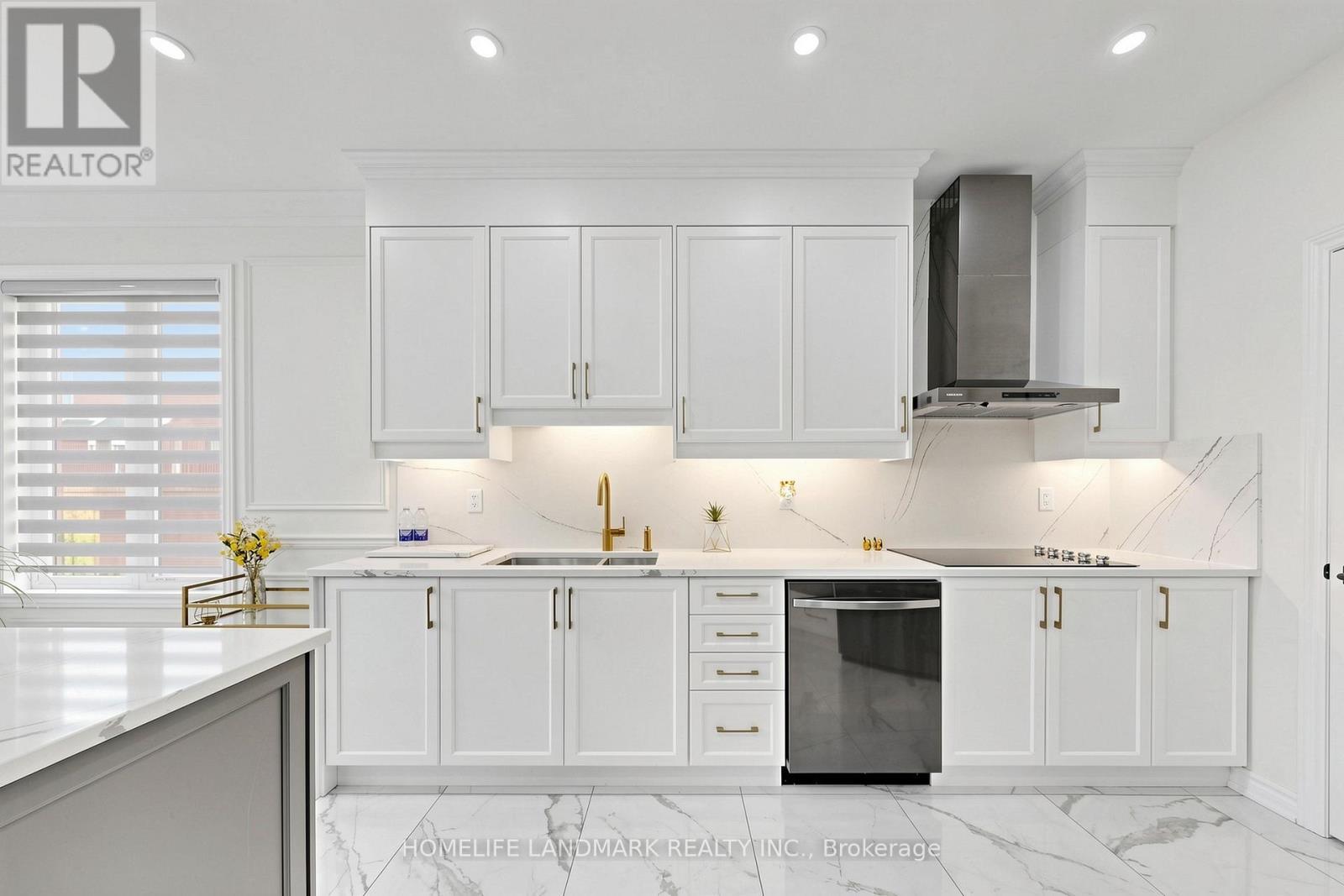 45 Morley Crescent, Whitby, ON - Indoor Photo Showing Kitchen