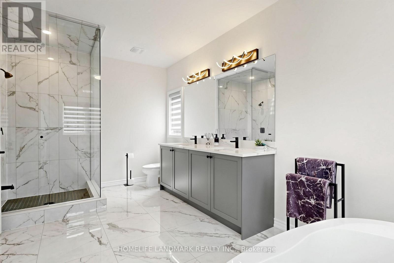 45 Morley Crescent, Whitby, ON - Indoor Photo Showing Bathroom