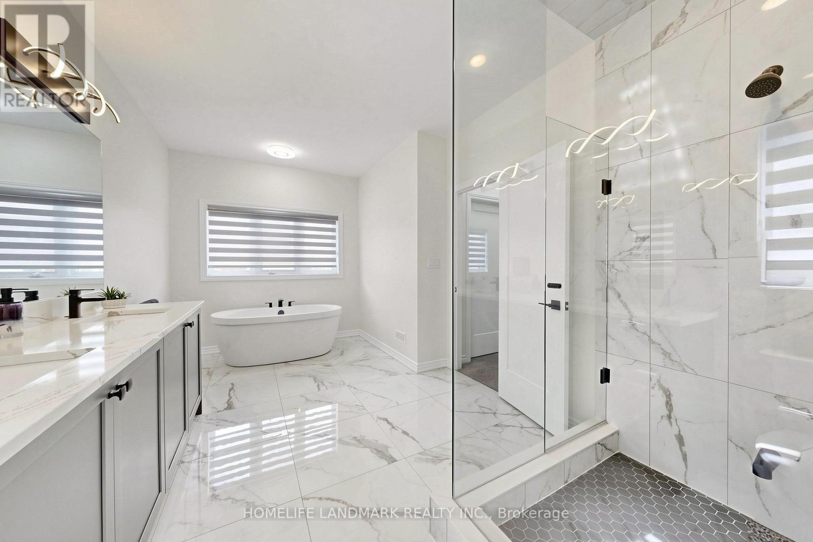 45 Morley Crescent, Whitby, ON - Indoor Photo Showing Bathroom