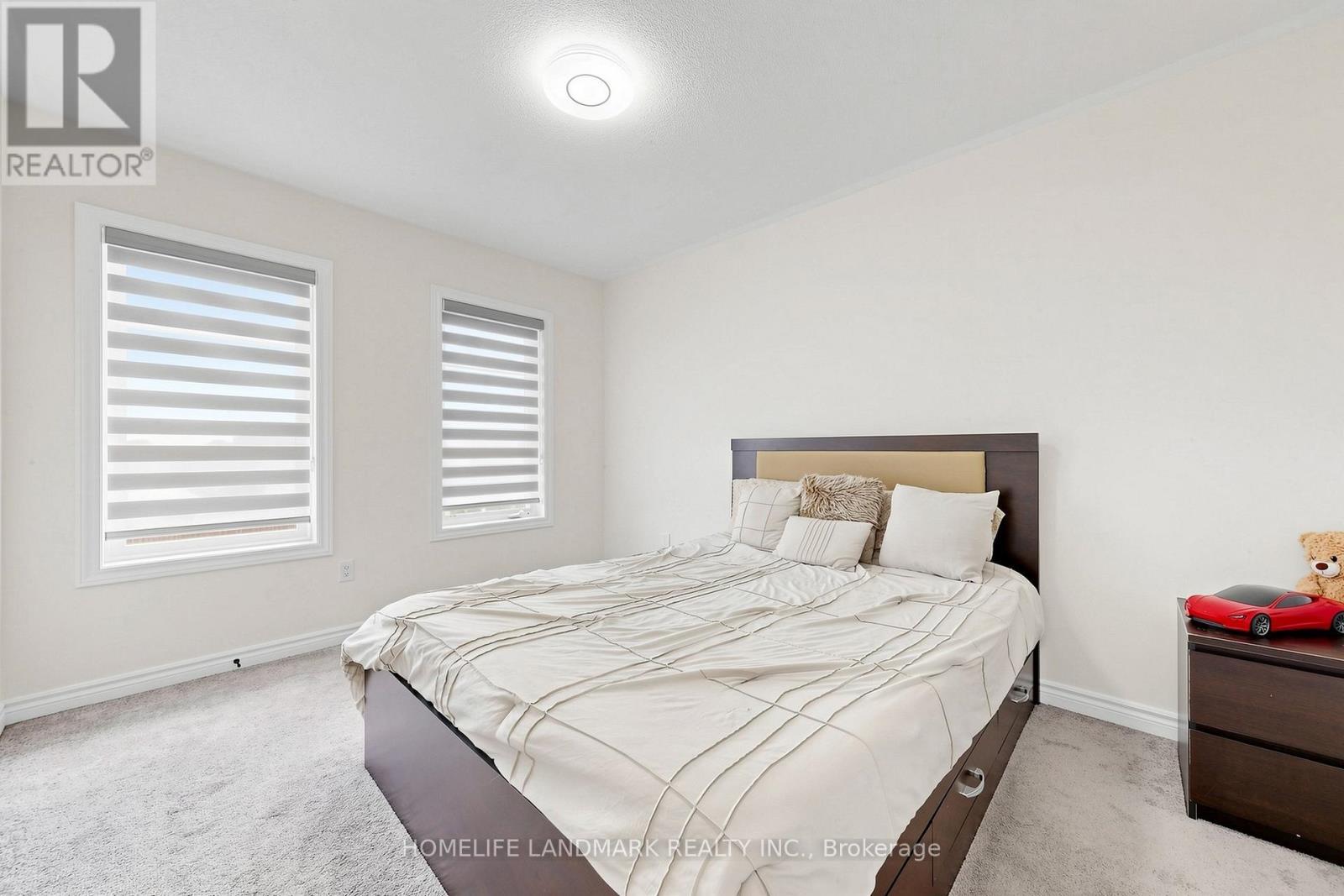 45 Morley Crescent, Whitby, ON - Indoor Photo Showing Bedroom