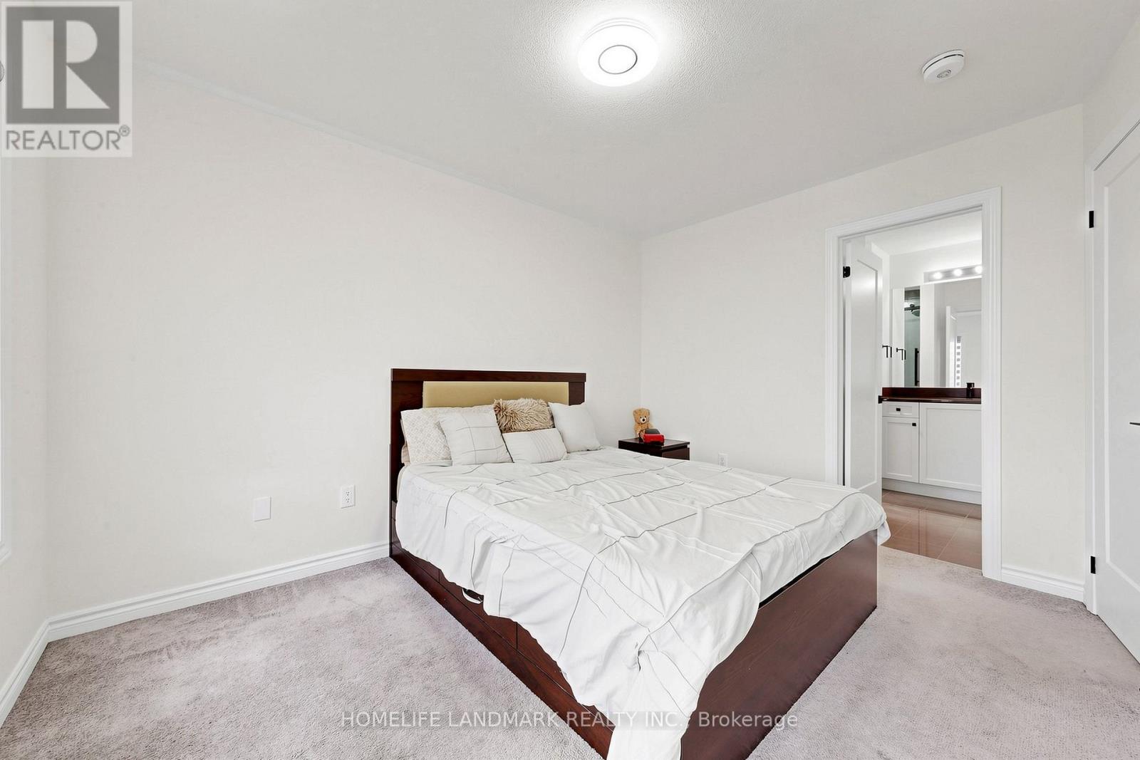 45 Morley Crescent, Whitby, ON - Indoor Photo Showing Bedroom