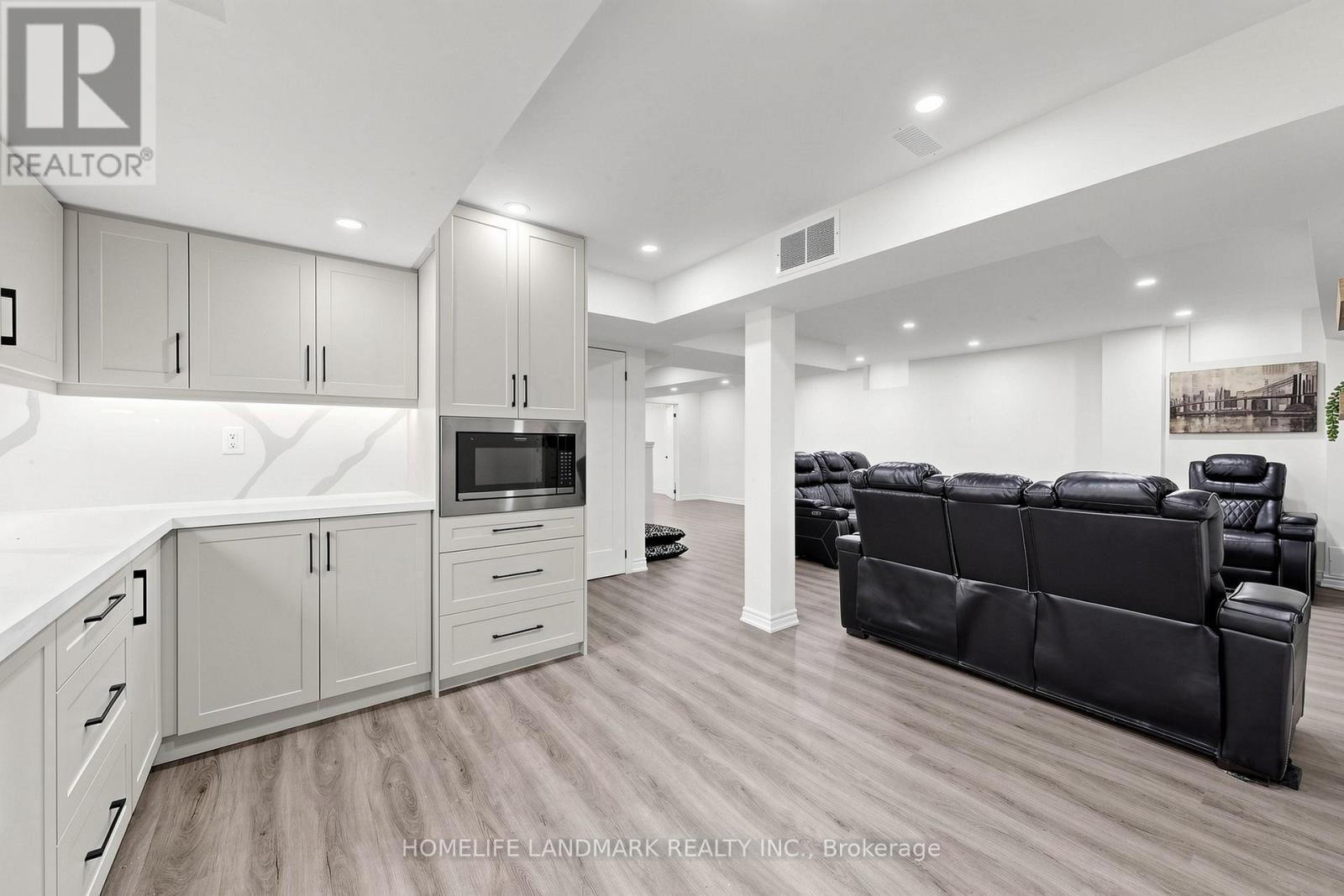 45 Morley Crescent, Whitby, ON - Indoor Photo Showing Kitchen
