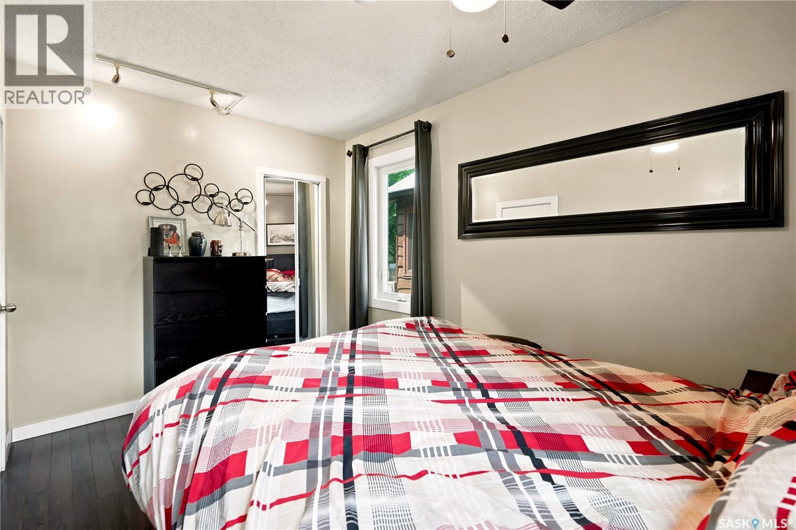 747 Argyle Street, Regina, SK - Indoor Photo Showing Bedroom