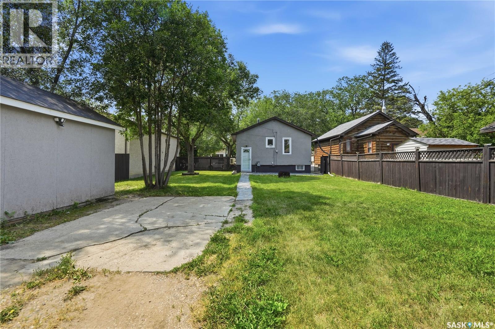 747 Argyle Street, Regina, SK - Outdoor