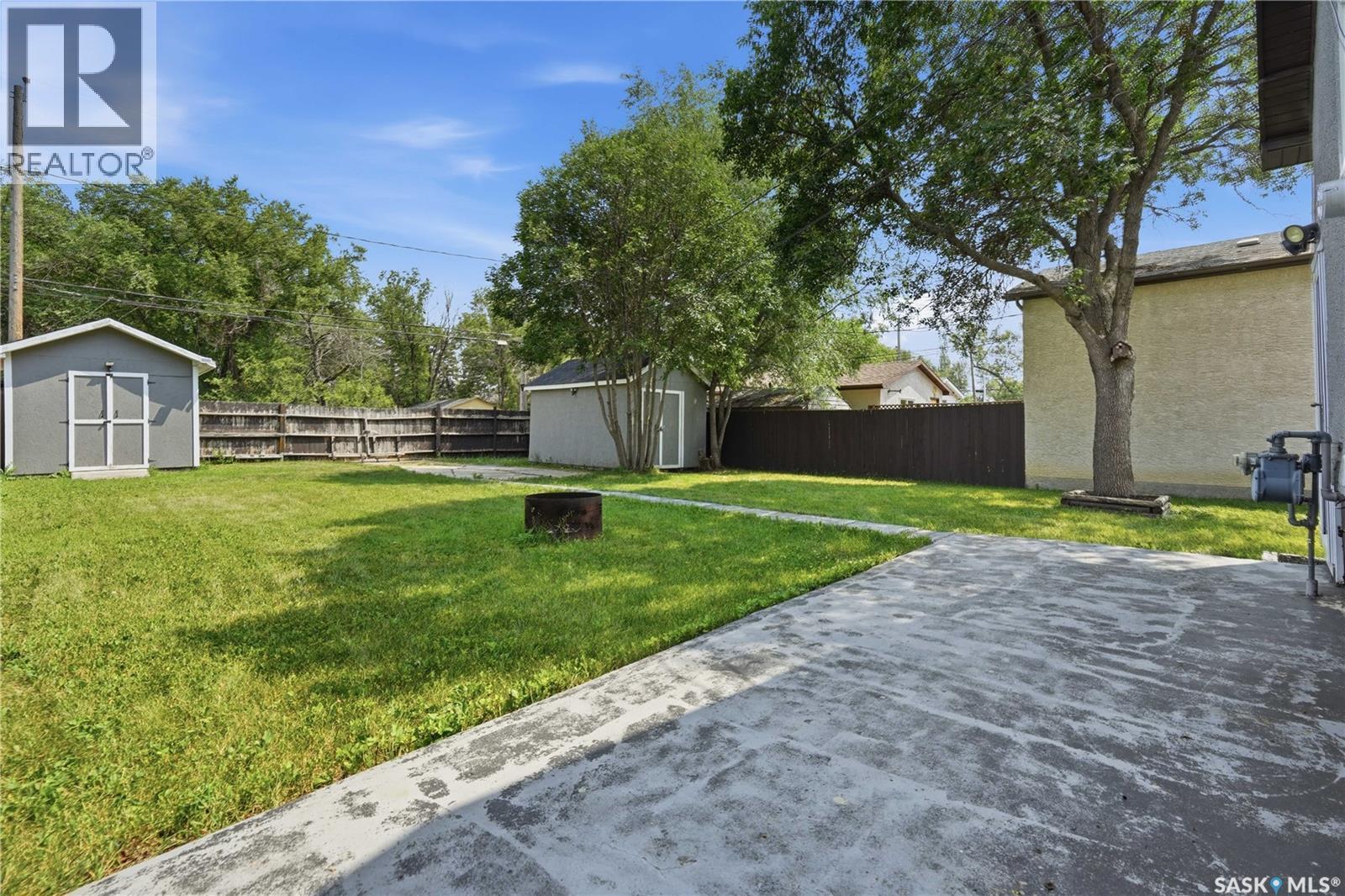 747 Argyle Street, Regina, SK - Outdoor