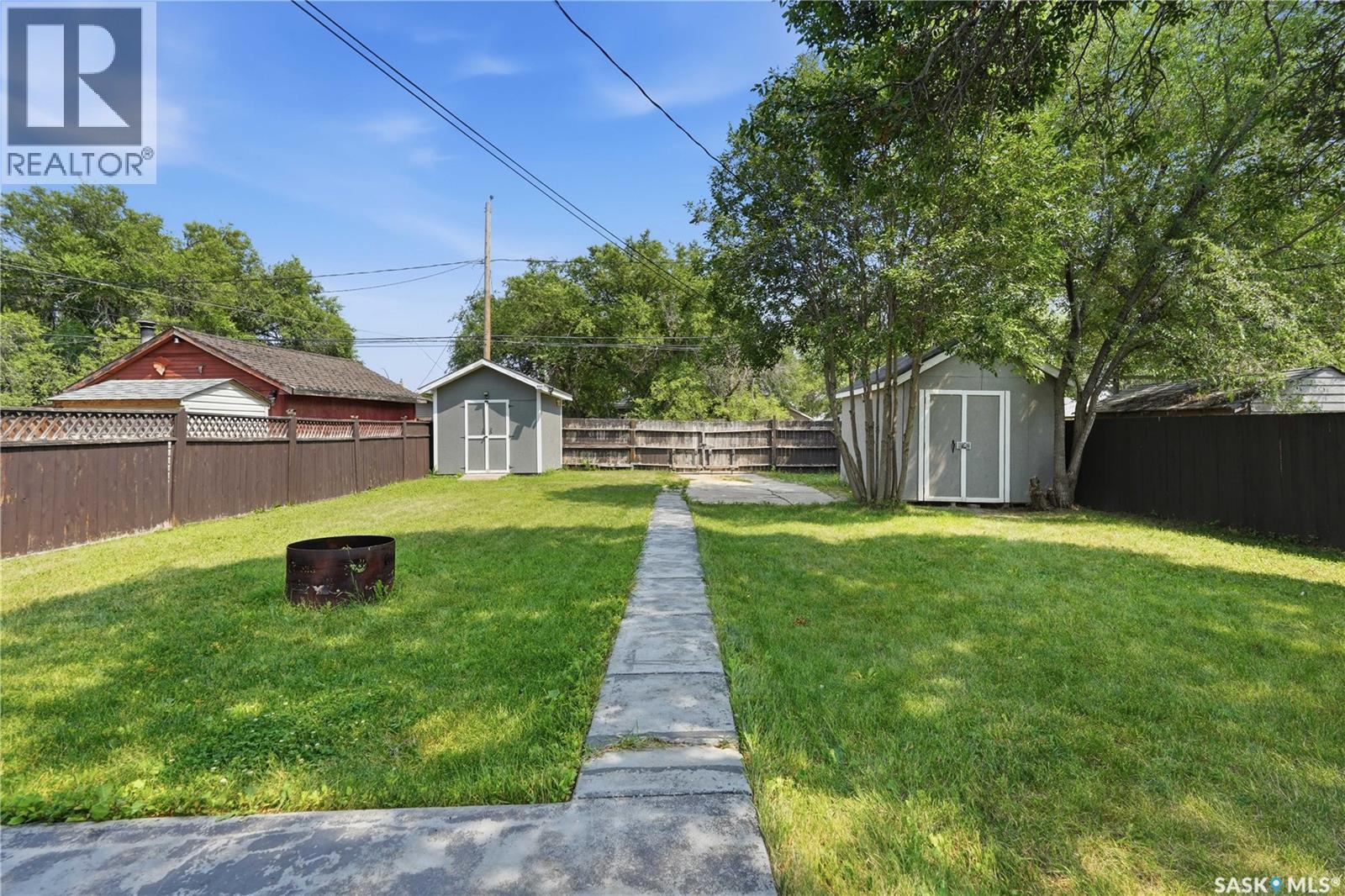 747 Argyle Street, Regina, SK - Outdoor