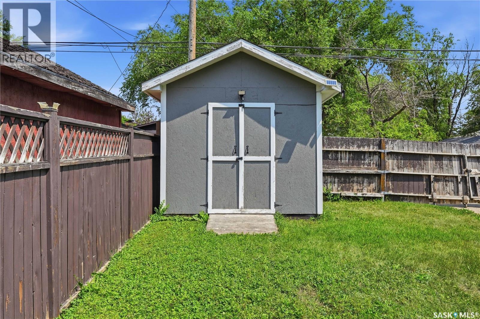 747 Argyle Street, Regina, SK - Outdoor