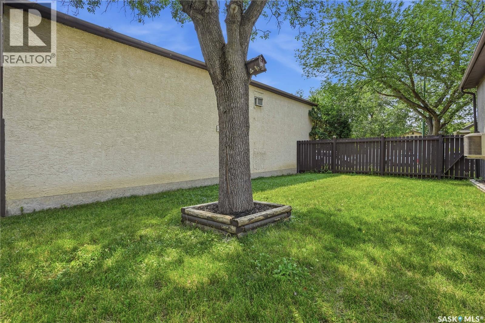 747 Argyle Street, Regina, SK - Outdoor