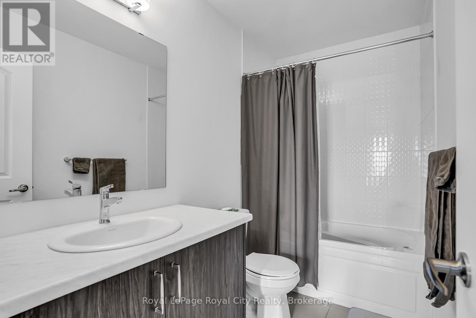 36 Prest Way, Centre Wellington (Fergus), ON - Indoor Photo Showing Bathroom