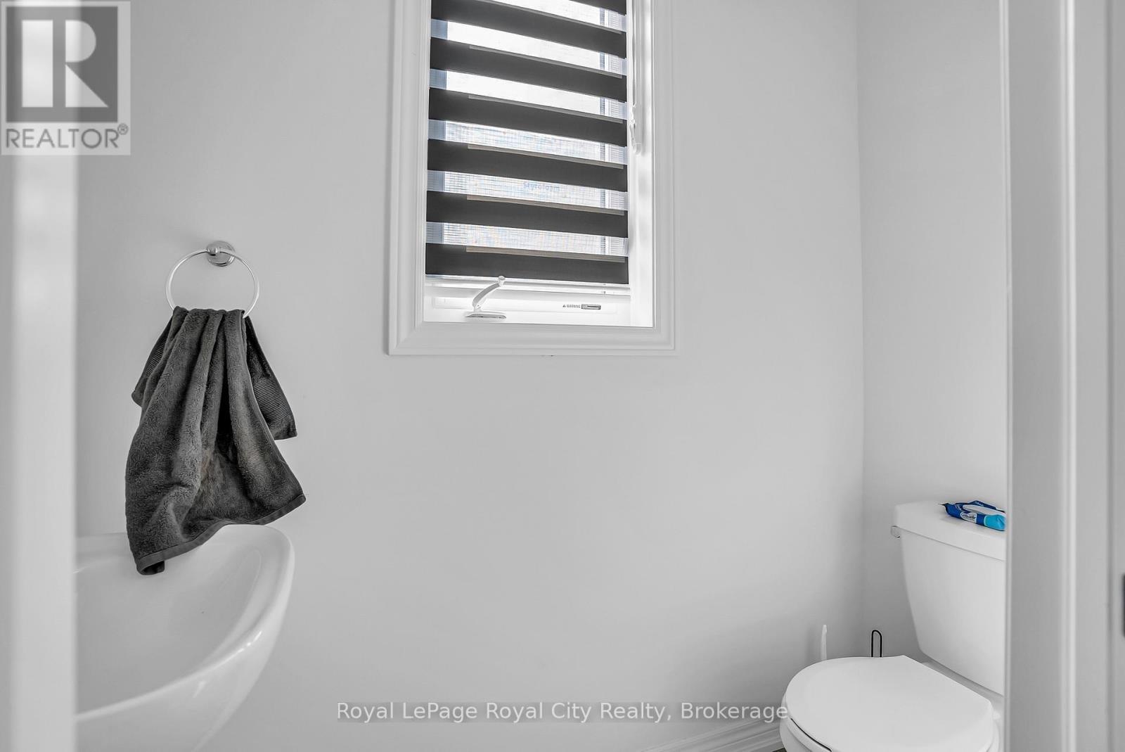 36 Prest Way, Centre Wellington (Fergus), ON - Indoor Photo Showing Bathroom