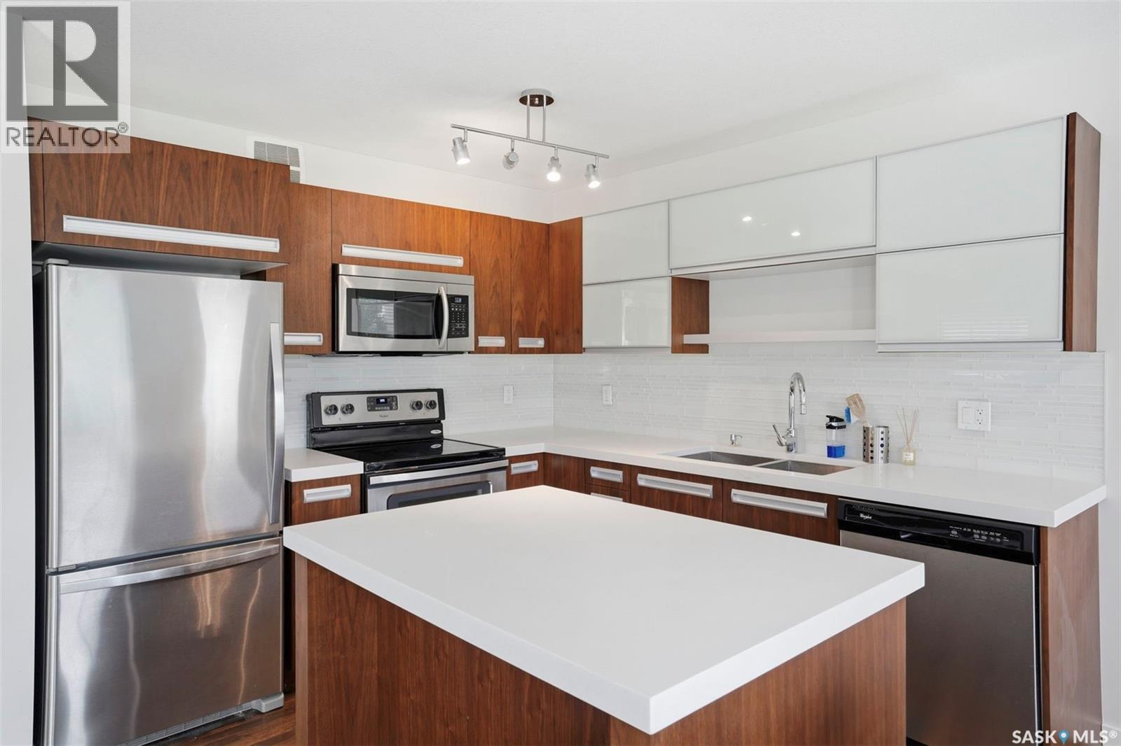316 1303 Paton Crescent, Saskatoon, SK - Indoor Photo Showing Kitchen With Stainless Steel Kitchen With Double Sink With Upgraded Kitchen