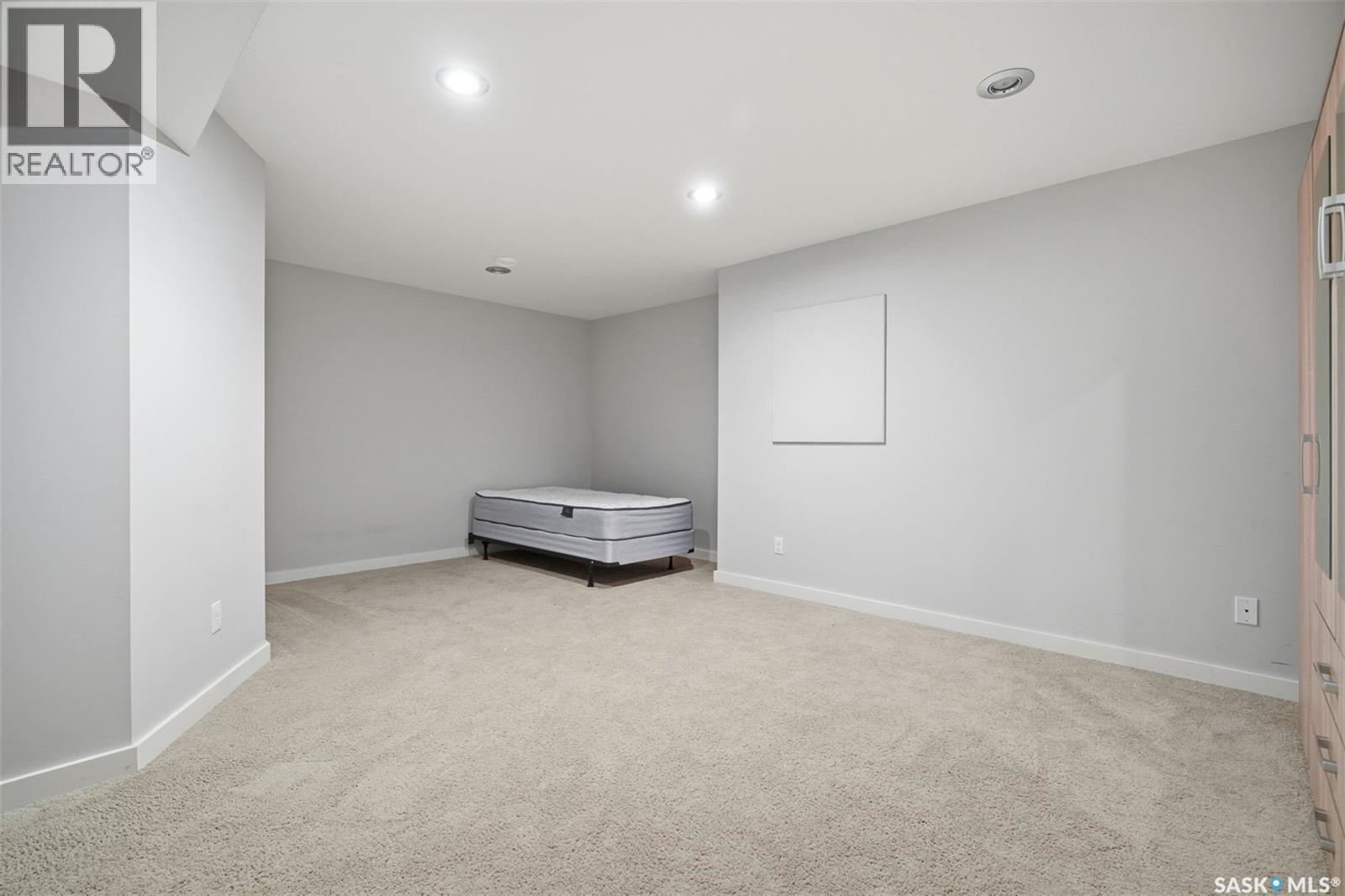 316 1303 Paton Crescent, Saskatoon, SK - Indoor