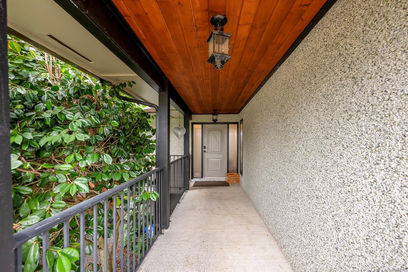 1937 Cougar Cres, Comox, BC