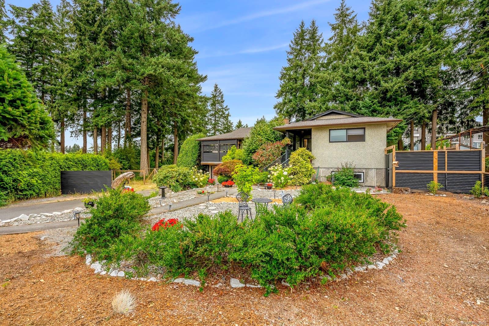 1937 Cougar Cres, Comox, BC
