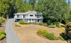 2840 Oceanside Lane Mill Bay, BC V8H 1E1
