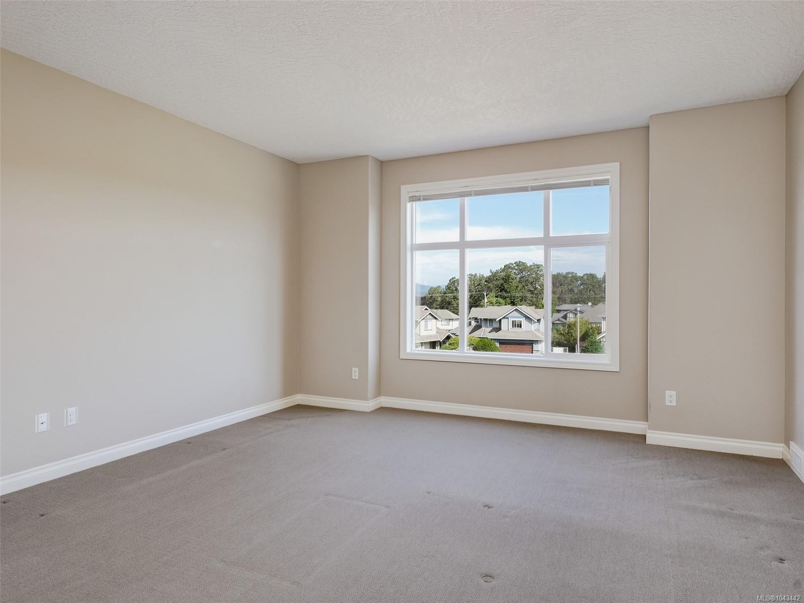 809 Rogers Way, Saanich, BC