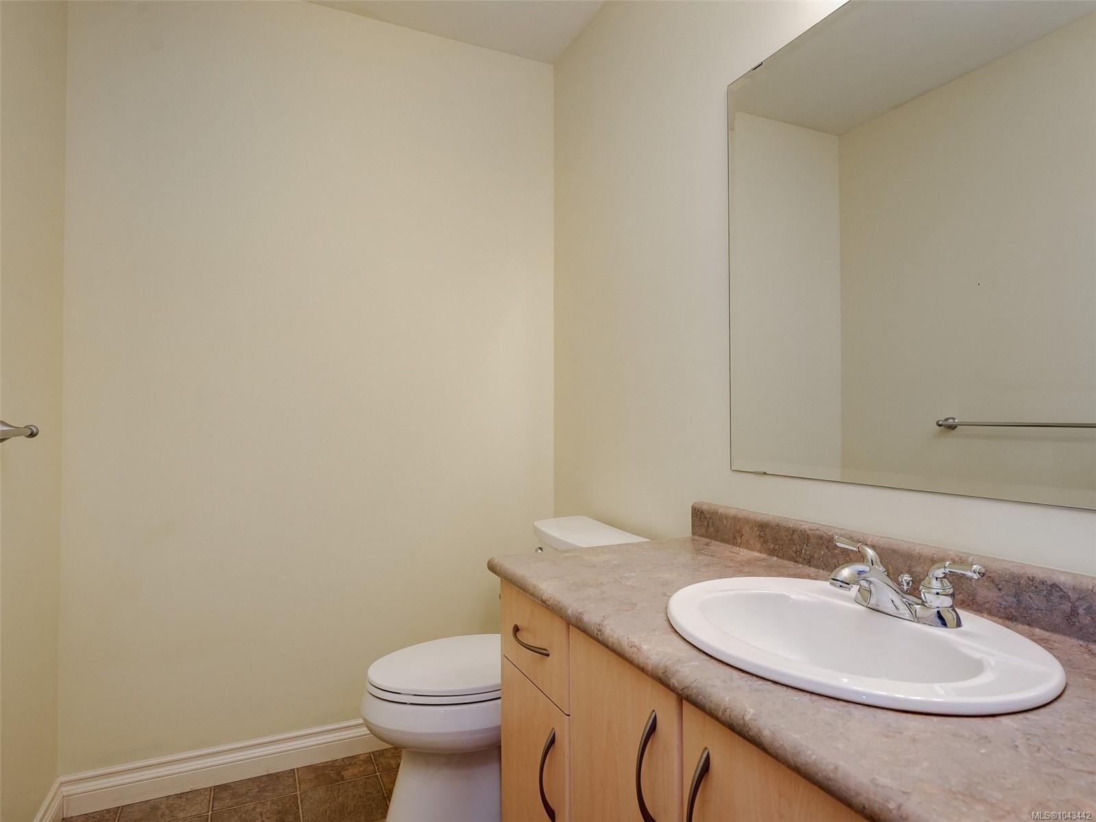 809 Rogers Way, Saanich, BC