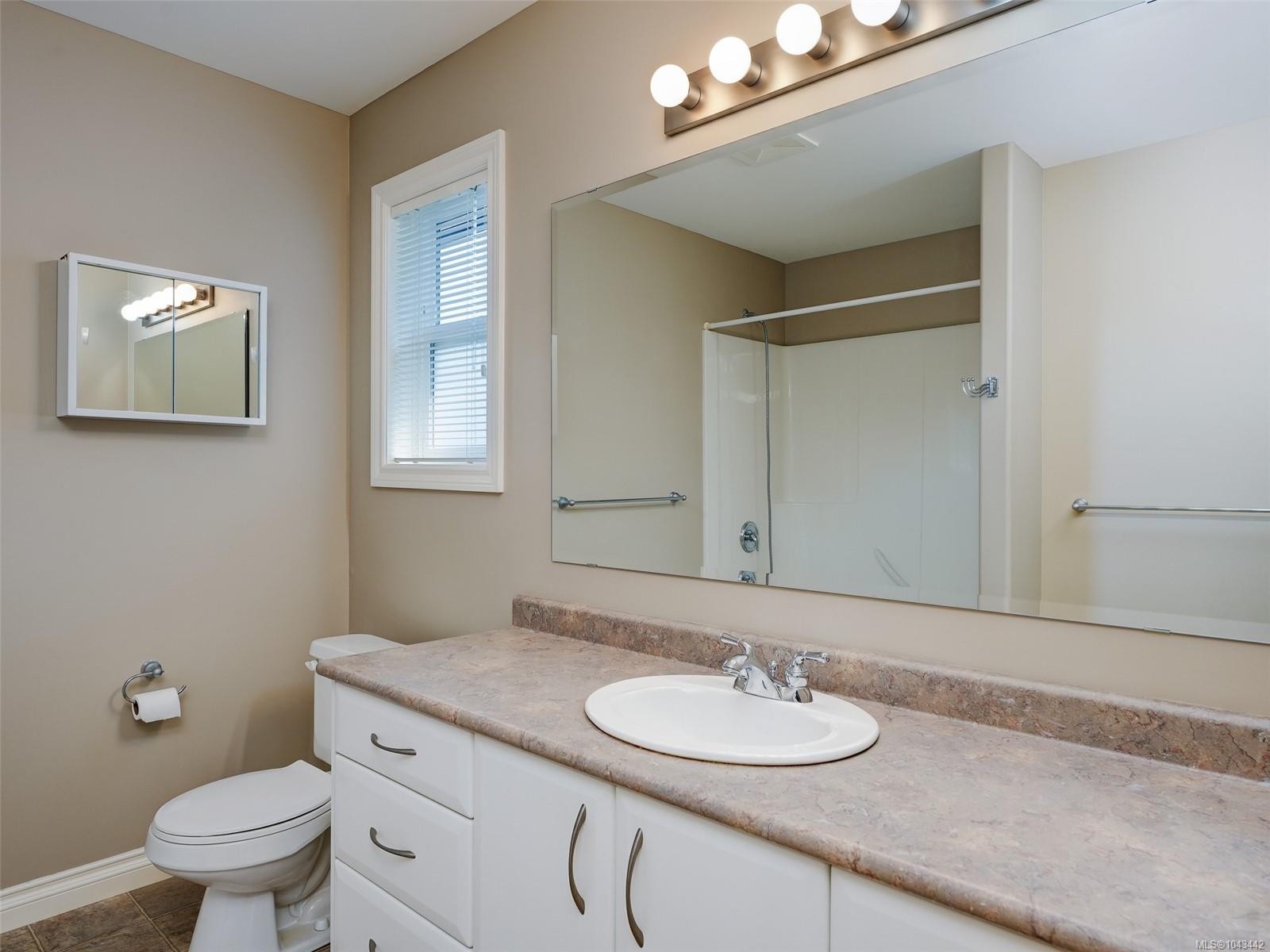 809 Rogers Way, Saanich, BC