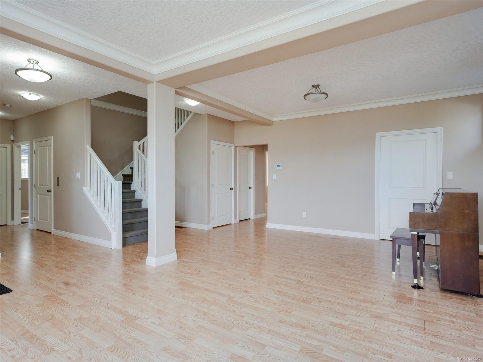 809 Rogers Way, Saanich, BC