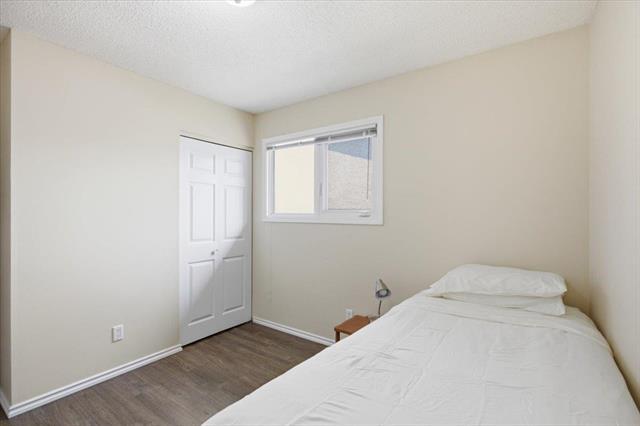 73 Baxter Bay, Winnipeg, MB - Indoor Photo Showing Bedroom