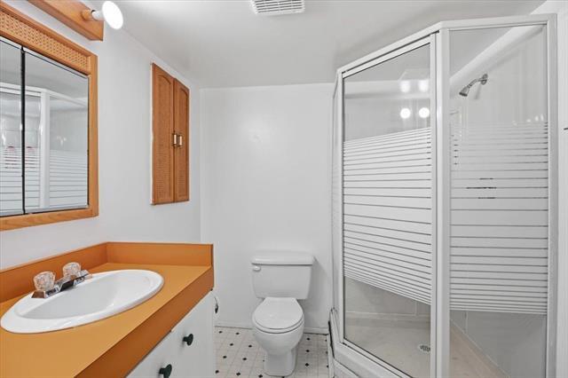 73 Baxter Bay, Winnipeg, MB - Indoor Photo Showing Bathroom