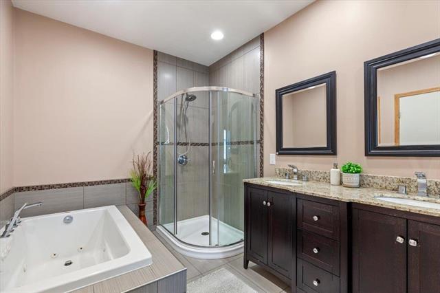 239 Main St, Carrick, MB - Indoor Photo Showing Bathroom