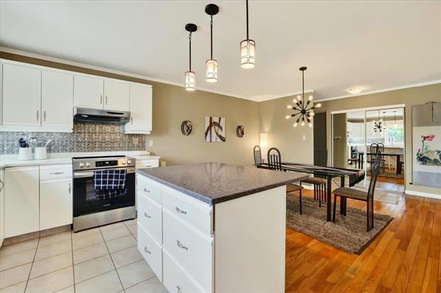 108-60 Dunkirk Dr, Winnipeg, MB - Indoor Photo Showing Kitchen With Upgraded Kitchen