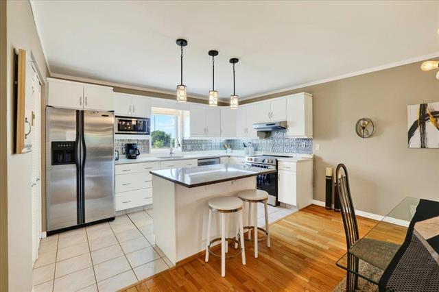 108-60 Dunkirk Dr, Winnipeg, MB - Indoor Photo Showing Kitchen With Upgraded Kitchen