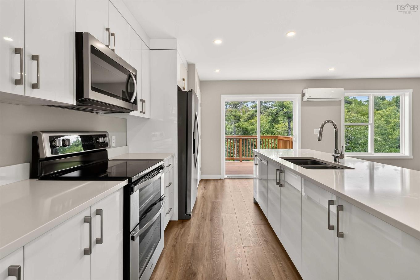 147 Cortland Ridge, Halifax, NS - Indoor Photo Showing Kitchen With Double Sink With Upgraded Kitchen