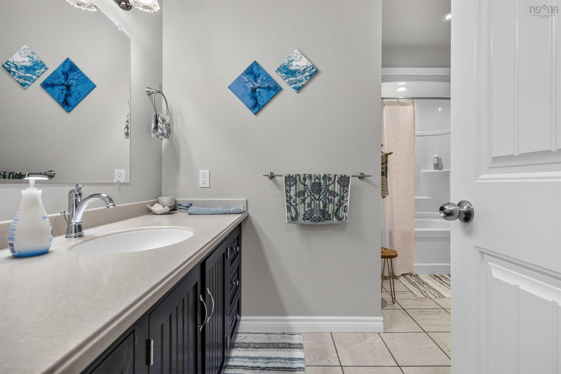 32 Pinecrest Boulevard, Bridgewater, NS - Indoor Photo Showing Bathroom