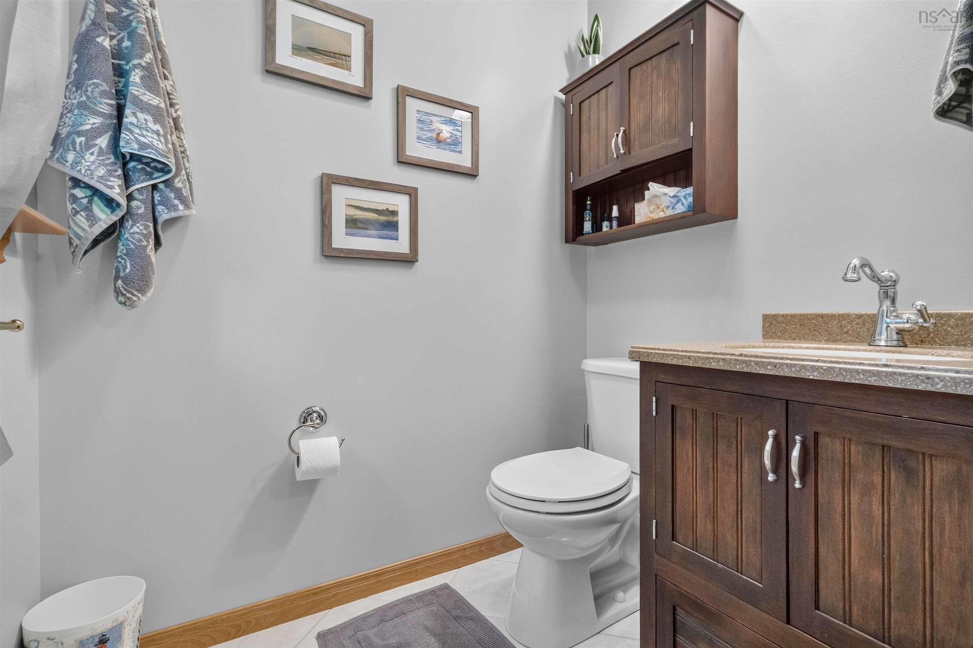 32 Pinecrest Boulevard, Bridgewater, NS - Indoor Photo Showing Bathroom