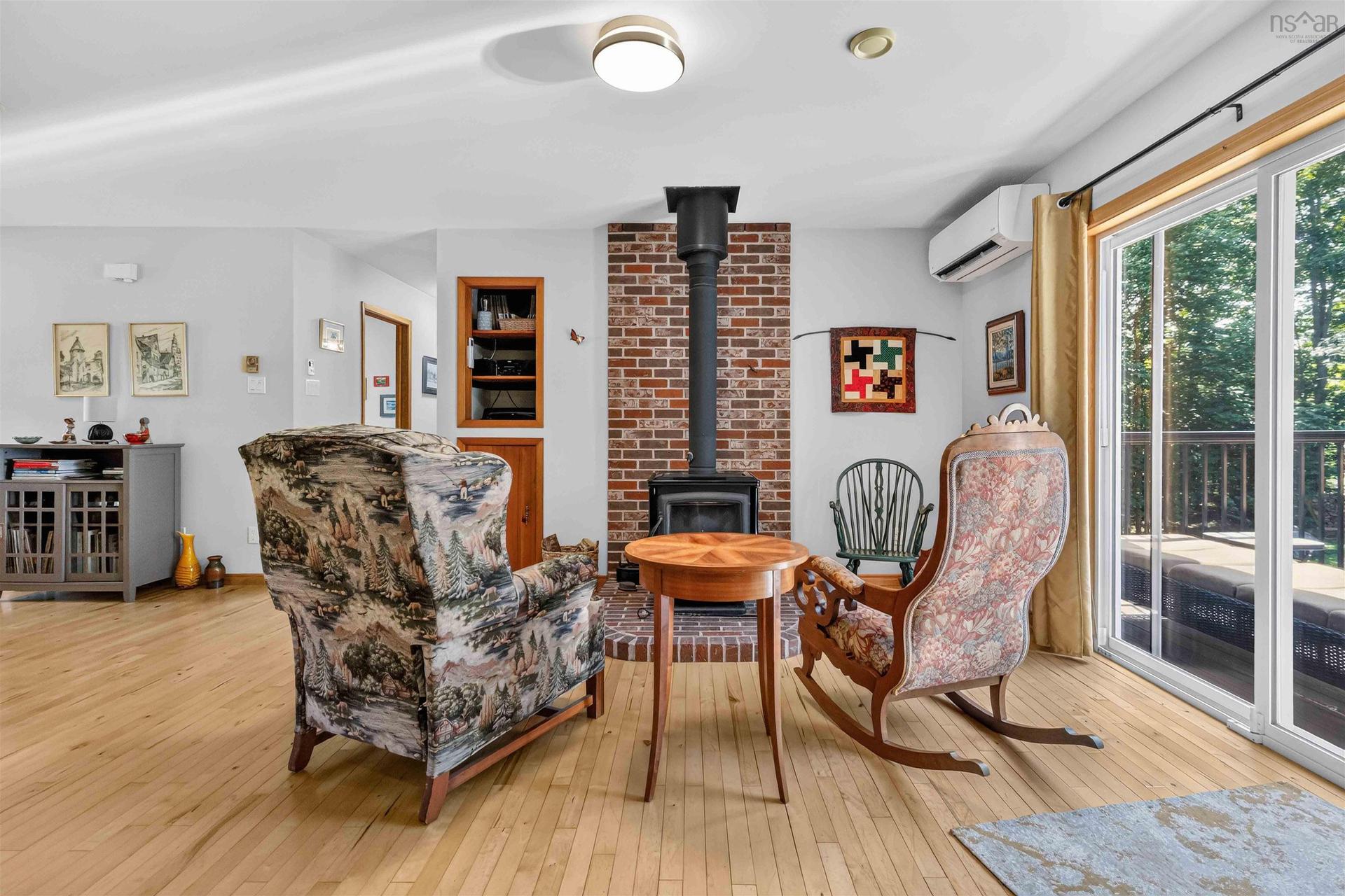 32 Pinecrest Boulevard, Bridgewater, NS - Indoor Photo Showing Living Room With Fireplace