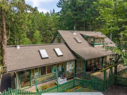 3706 Starboard Cres Pender Island, BC V0N 2M0