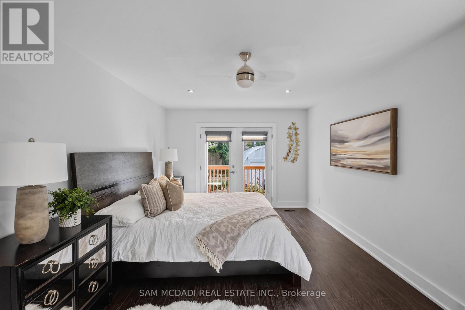 30 Maple Avenue N, Mississauga, ON - Indoor Photo Showing Bedroom