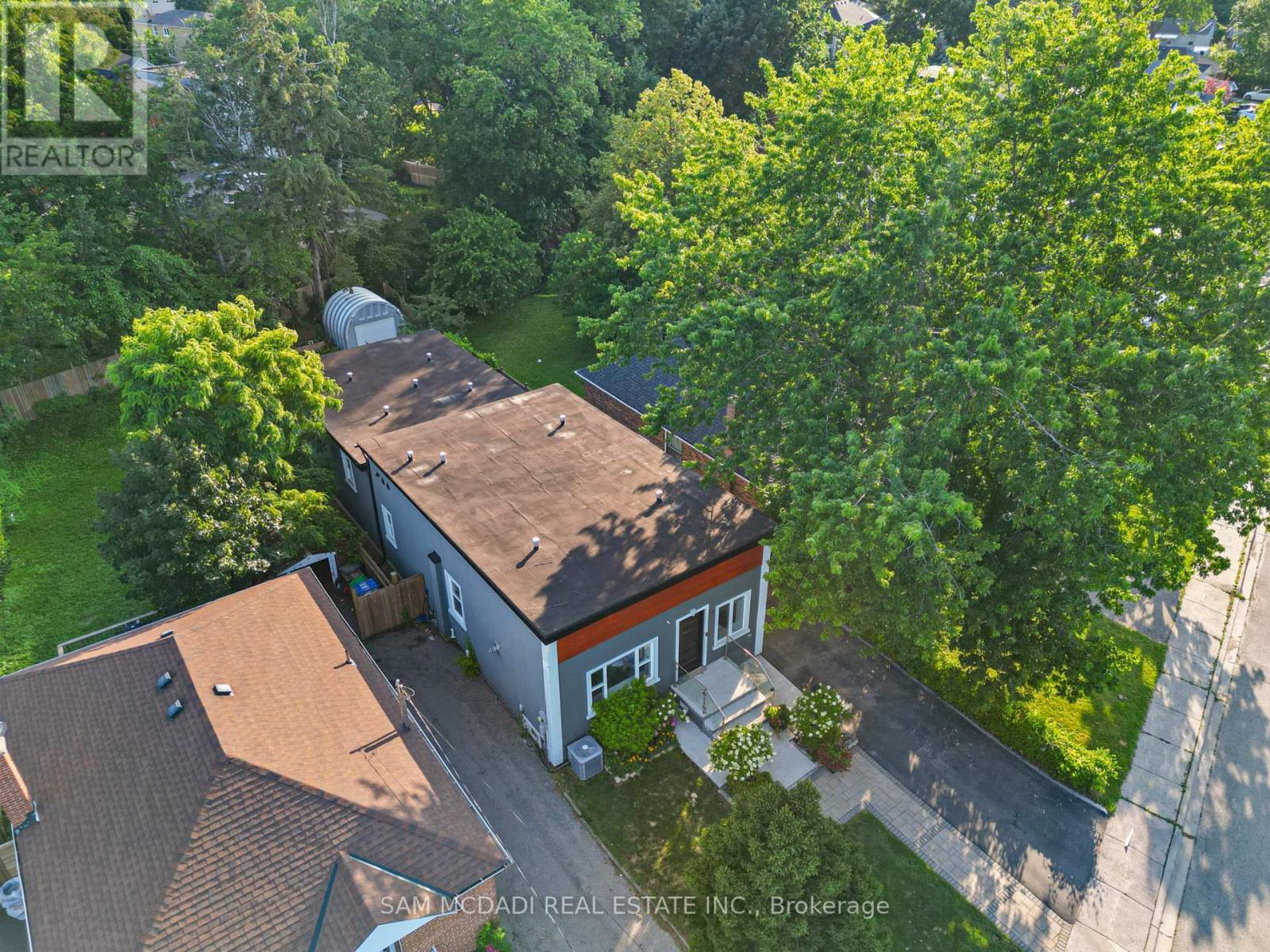 30 Maple Avenue N, Mississauga, ON - Outdoor