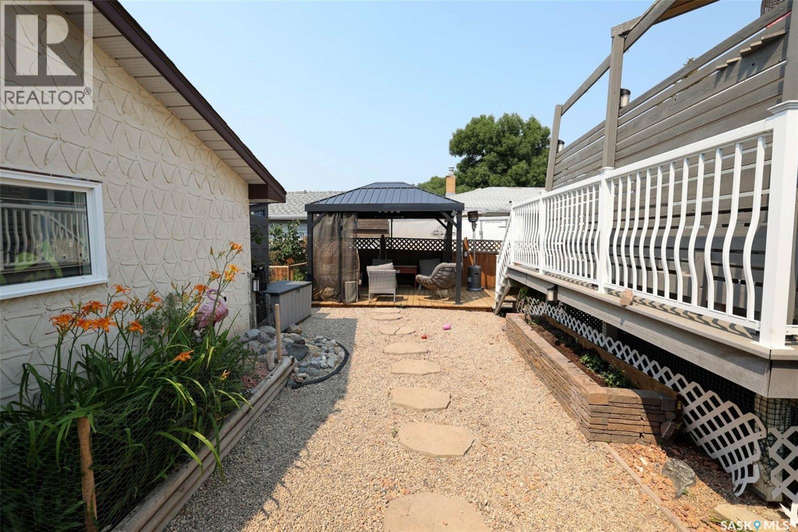86 Straub Crescent, Regina, SK - Outdoor With Deck Patio Veranda With Exterior