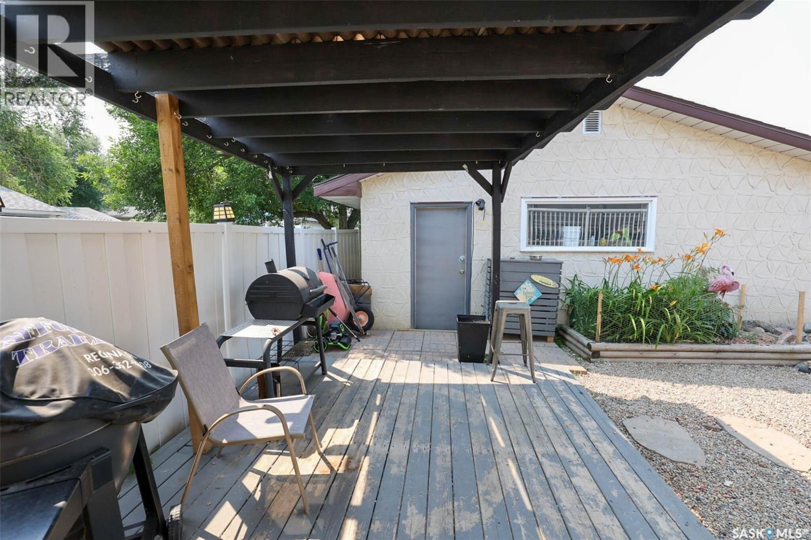 86 Straub Crescent, Regina, SK - Outdoor With Deck Patio Veranda With Exterior