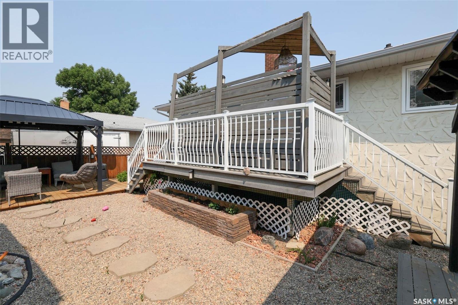 86 Straub Crescent, Regina, SK - Outdoor With Deck Patio Veranda With Exterior