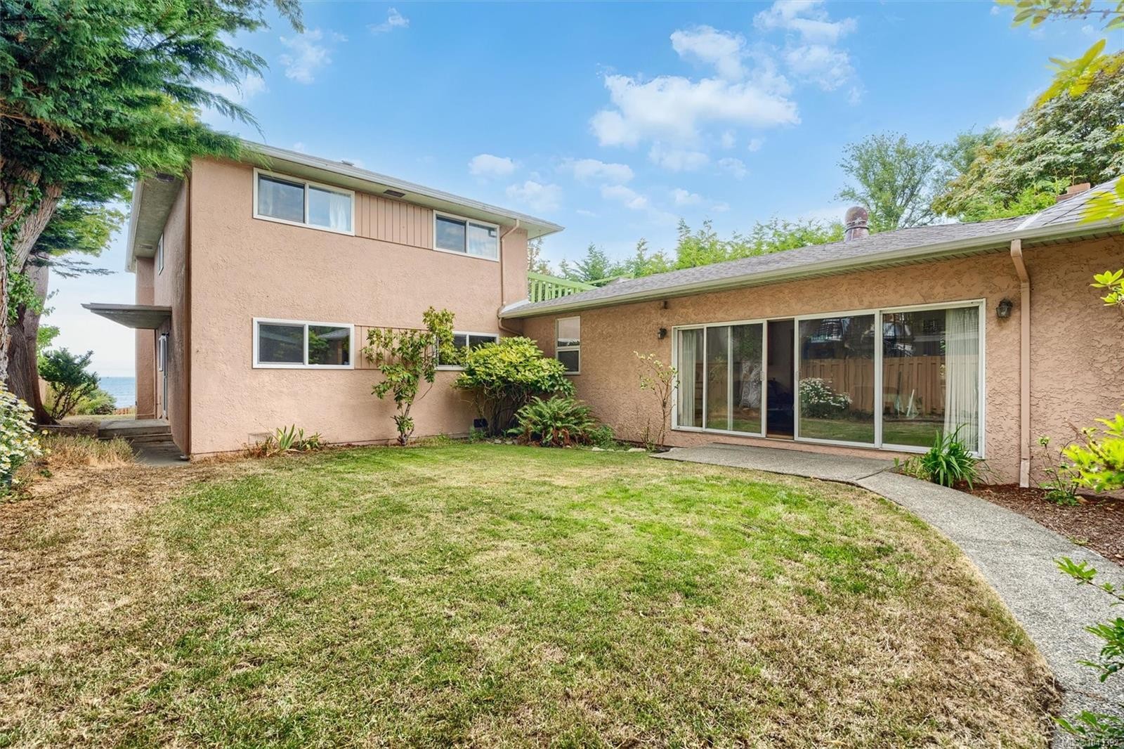 2168 Esplanade, Oak Bay, BC