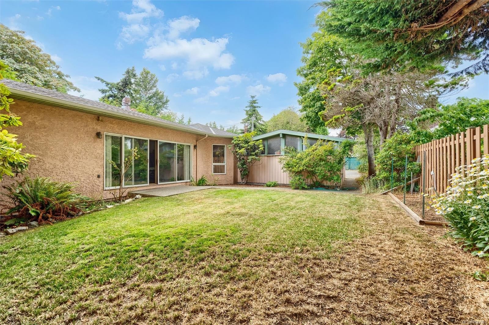 2168 Esplanade, Oak Bay, BC