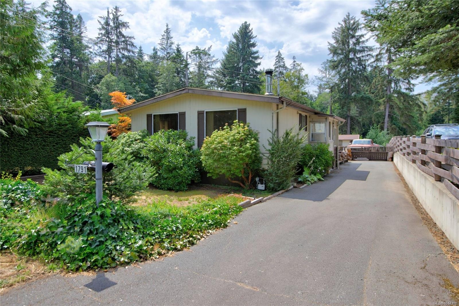 1791 Astra Rd, Comox, BC