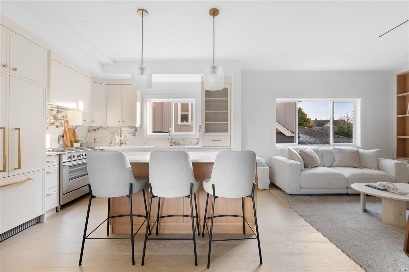 #A-786 St. Patrick St, Oak Bay, BC