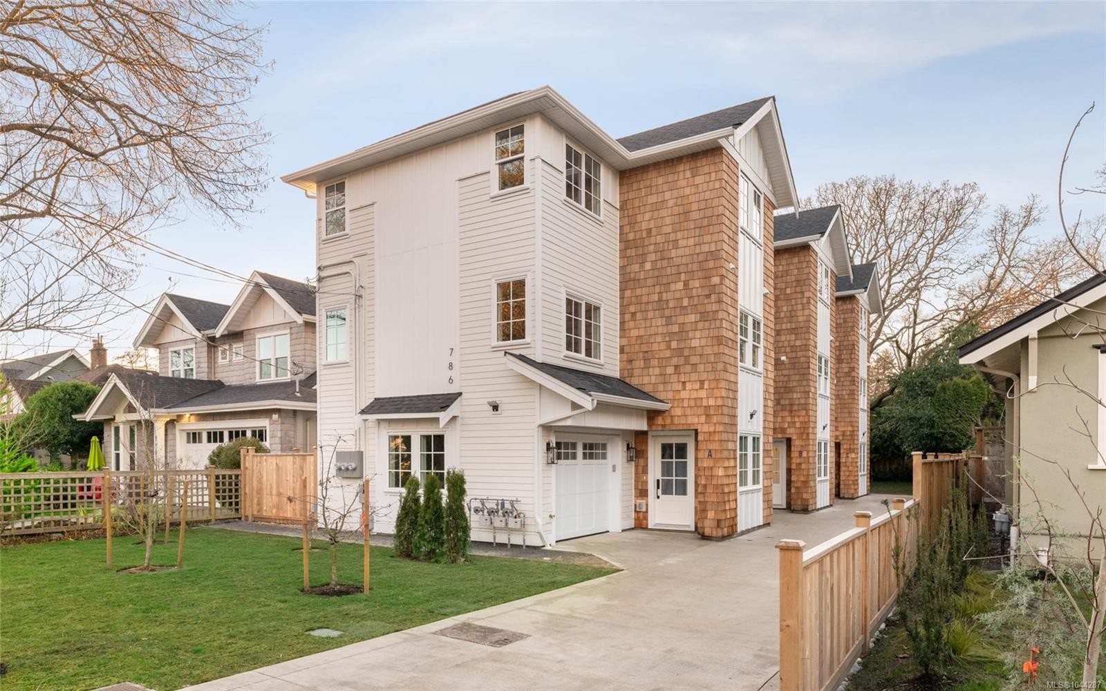 #A-786 St. Patrick St, Oak Bay, BC