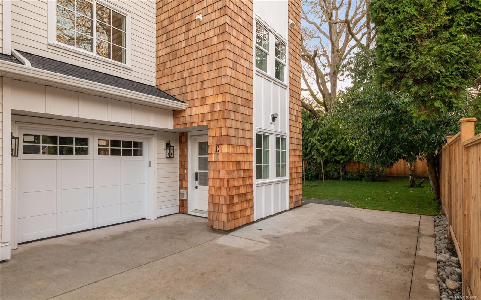 #A-786 St. Patrick St, Oak Bay, BC